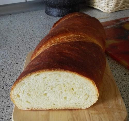 Bochenek chleba gotowy